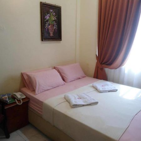 Hotel Teratai Tenang Kuala Terengganu Bagian luar foto